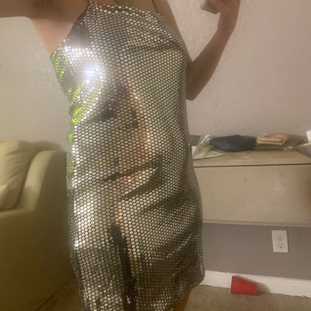Dress - Picture 7 of 7